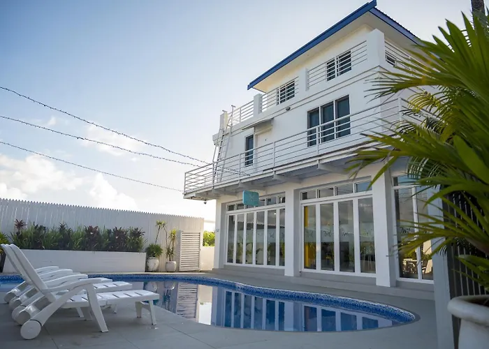 Airport Hotel: Sailors Beach Fiji